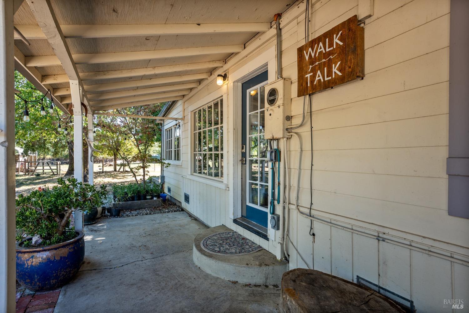 Detail Gallery Image 5 of 30 For 9901 Gibson Ln, Potter Valley,  CA 95469 - 3 Beds | 2 Baths