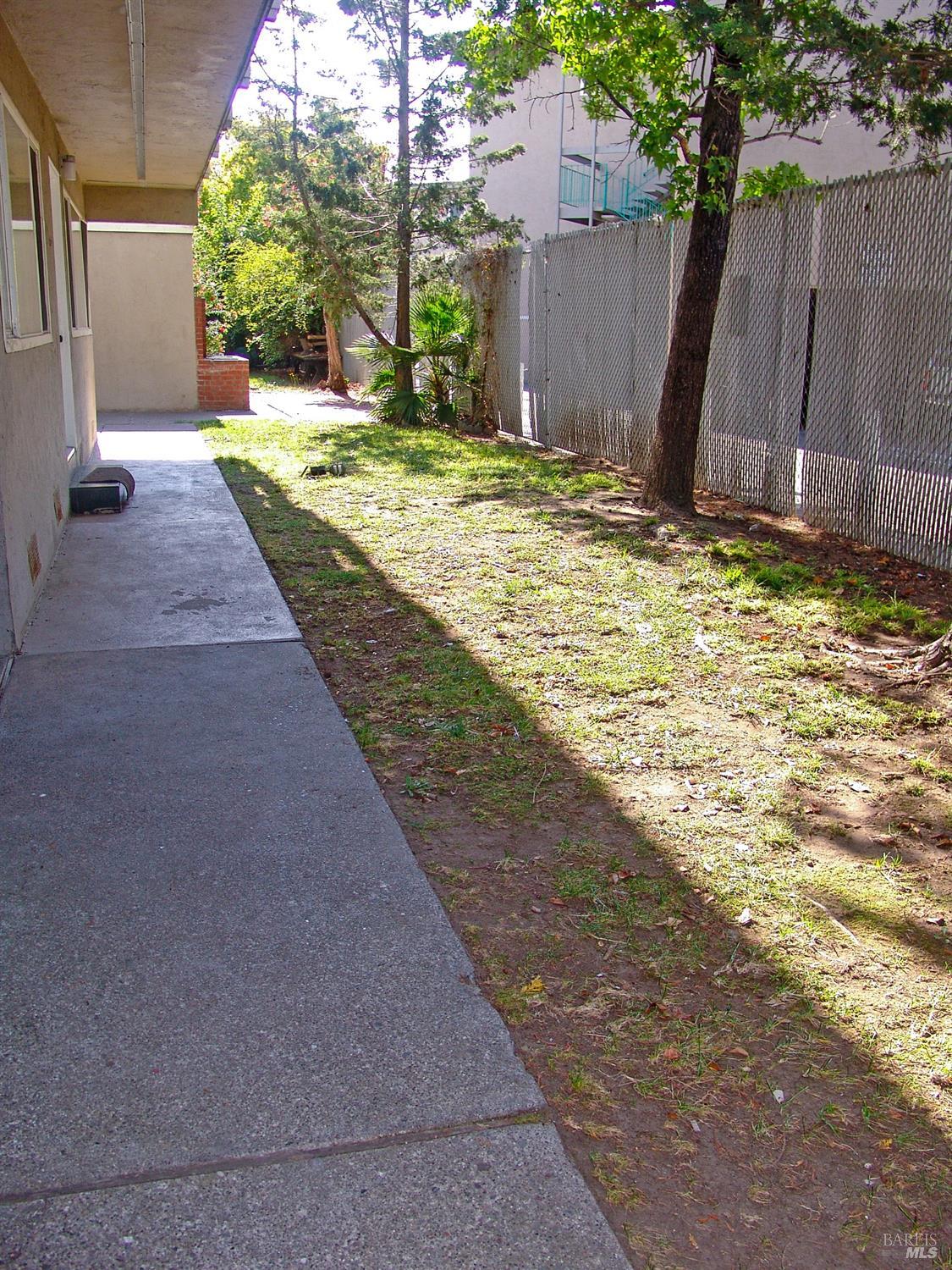 Detail Gallery Image 15 of 18 For 35 Fairfax St #8,  San Rafael,  CA 94901 - 2 Beds | 1 Baths