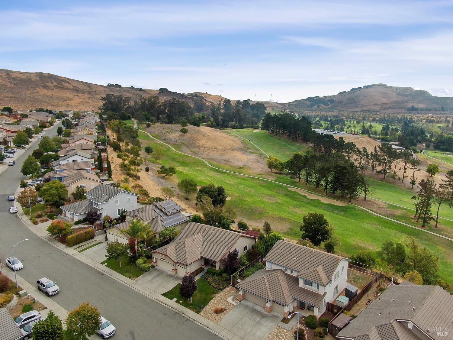 Detail Gallery Image 7 of 53 For 6272 Pebble Beach Dr, Vallejo,  CA 94591 - 4 Beds | 2 Baths