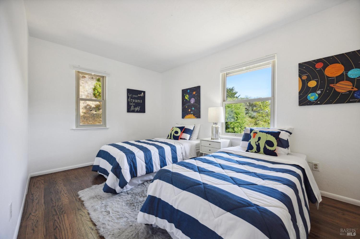 Detail Gallery Image 14 of 23 For 28 Buckelew St, Sausalito,  CA 94965 - 3 Beds | 1 Baths