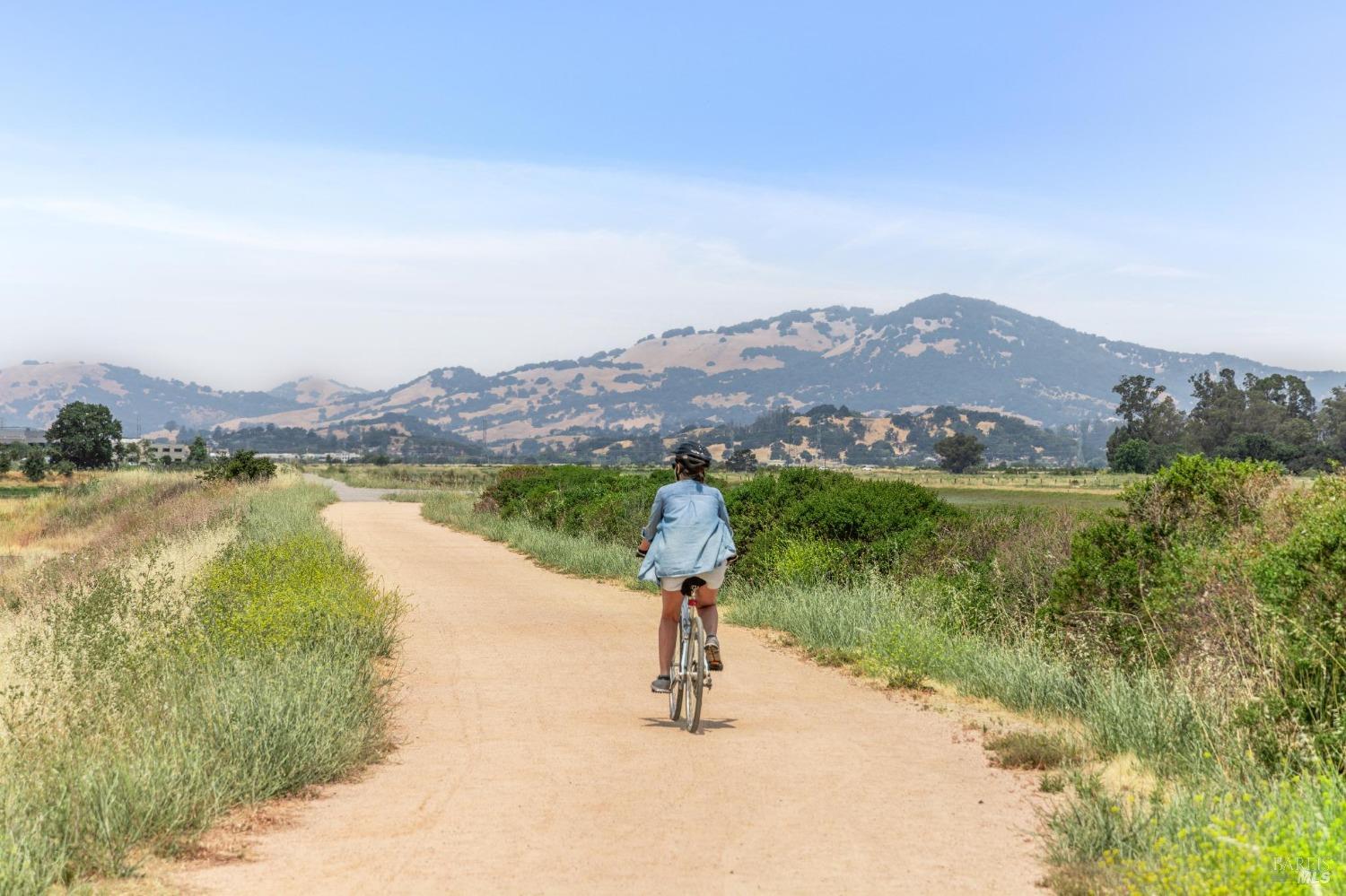 Detail Gallery Image 32 of 47 For 27 Modoc Pl, Novato,  CA 94947 - 2 Beds | 1 Baths