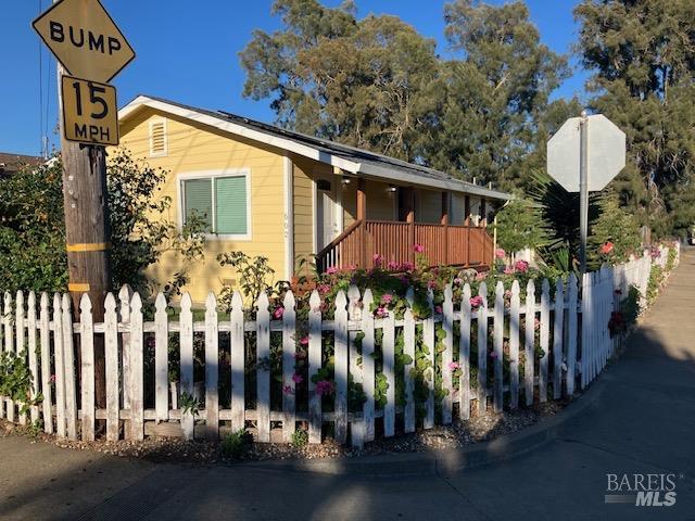 Detail Gallery Image 1 of 17 For 602 Warford Ave, Vallejo,  CA 94591 - 3 Beds | 2 Baths