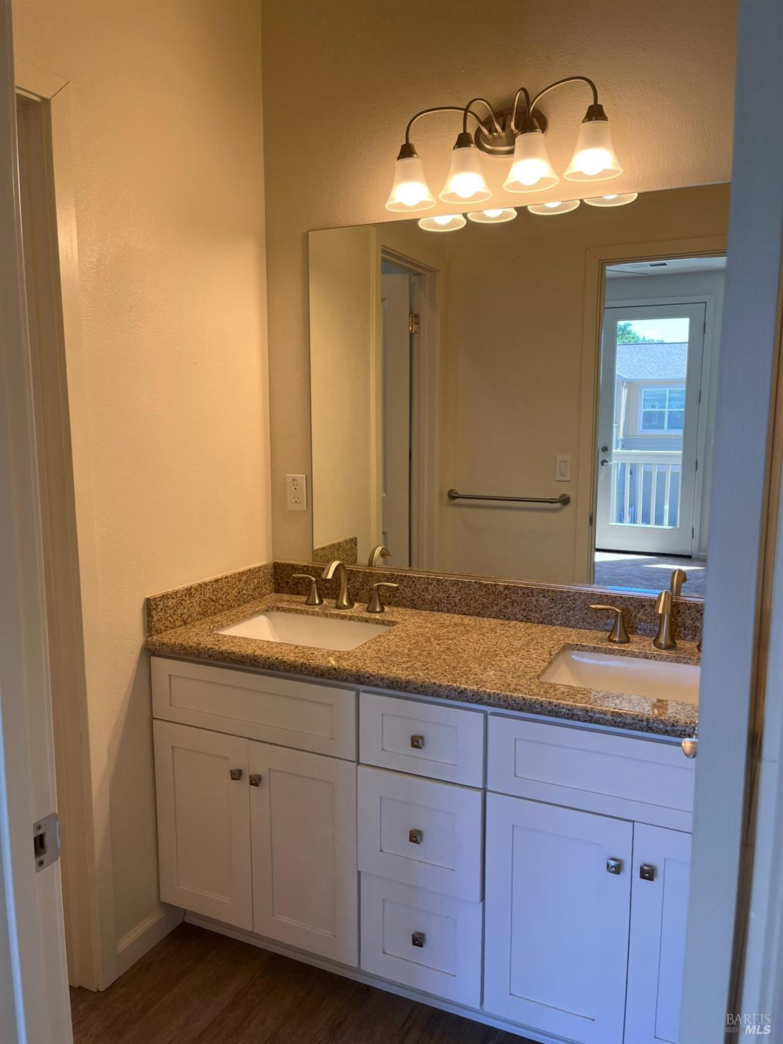 Detail Gallery Image 8 of 15 For 2022 Nw Ravello Way, Santa Rosa,  CA 95403 - 4 Beds | 2/1 Baths