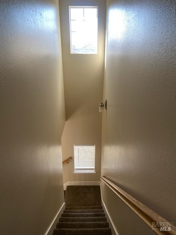 Detail Gallery Image 7 of 17 For 3703 Barnes Rd, Santa Rosa,  CA 95403 - 3 Beds | 2/1 Baths