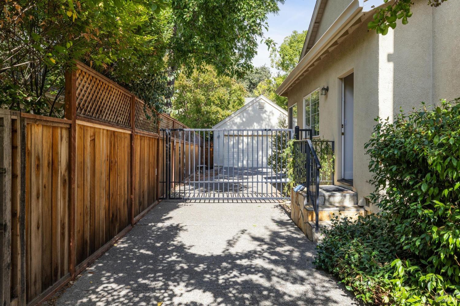 Detail Gallery Image 29 of 35 For 1178 Starr Ave, Saint Helena,  CA 94574 - 4 Beds | 2/1 Baths