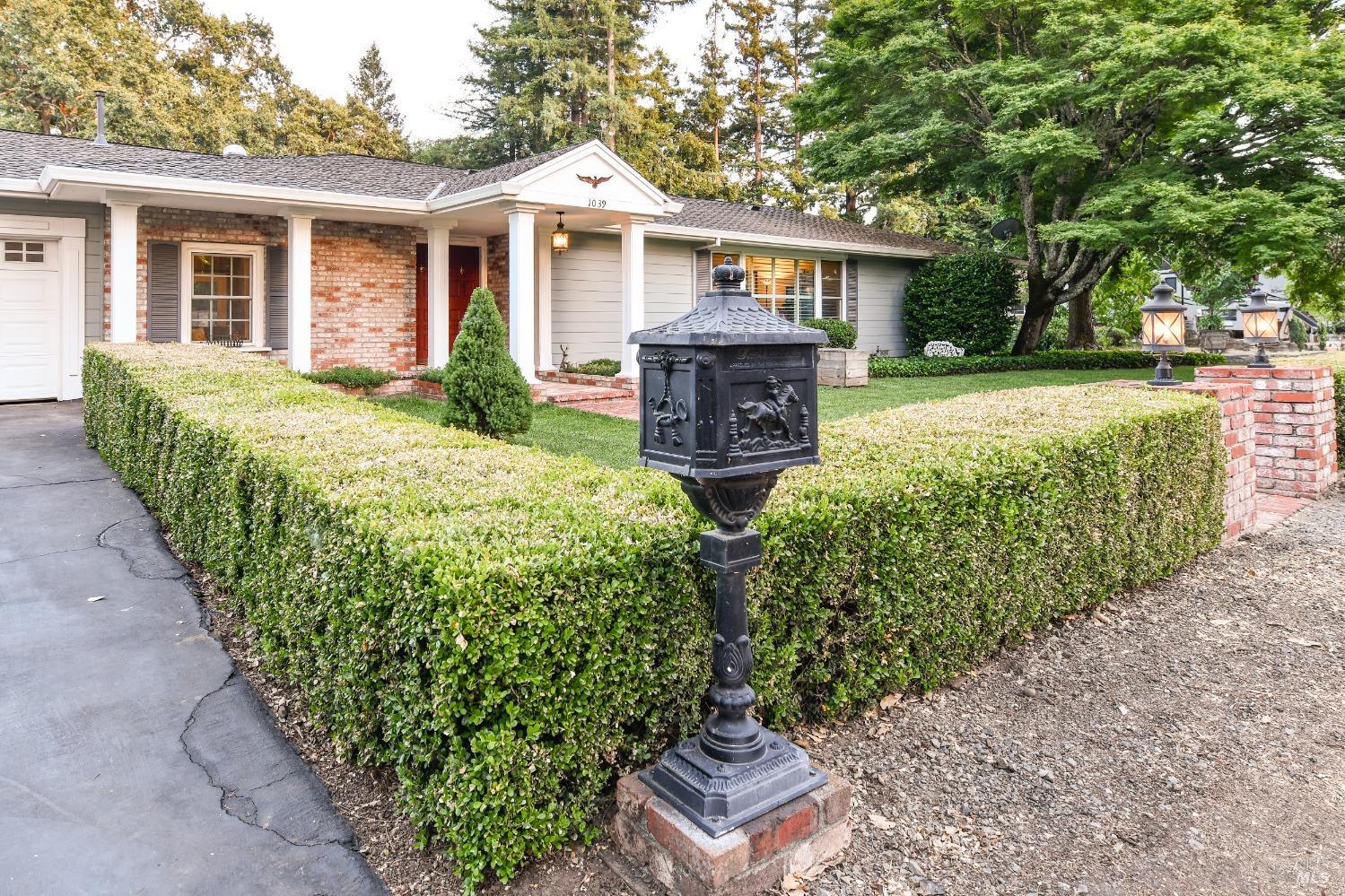 Detail Gallery Image 5 of 93 For 1039 Petra Dr, Napa,  CA 94558 - 3 Beds | 2 Baths