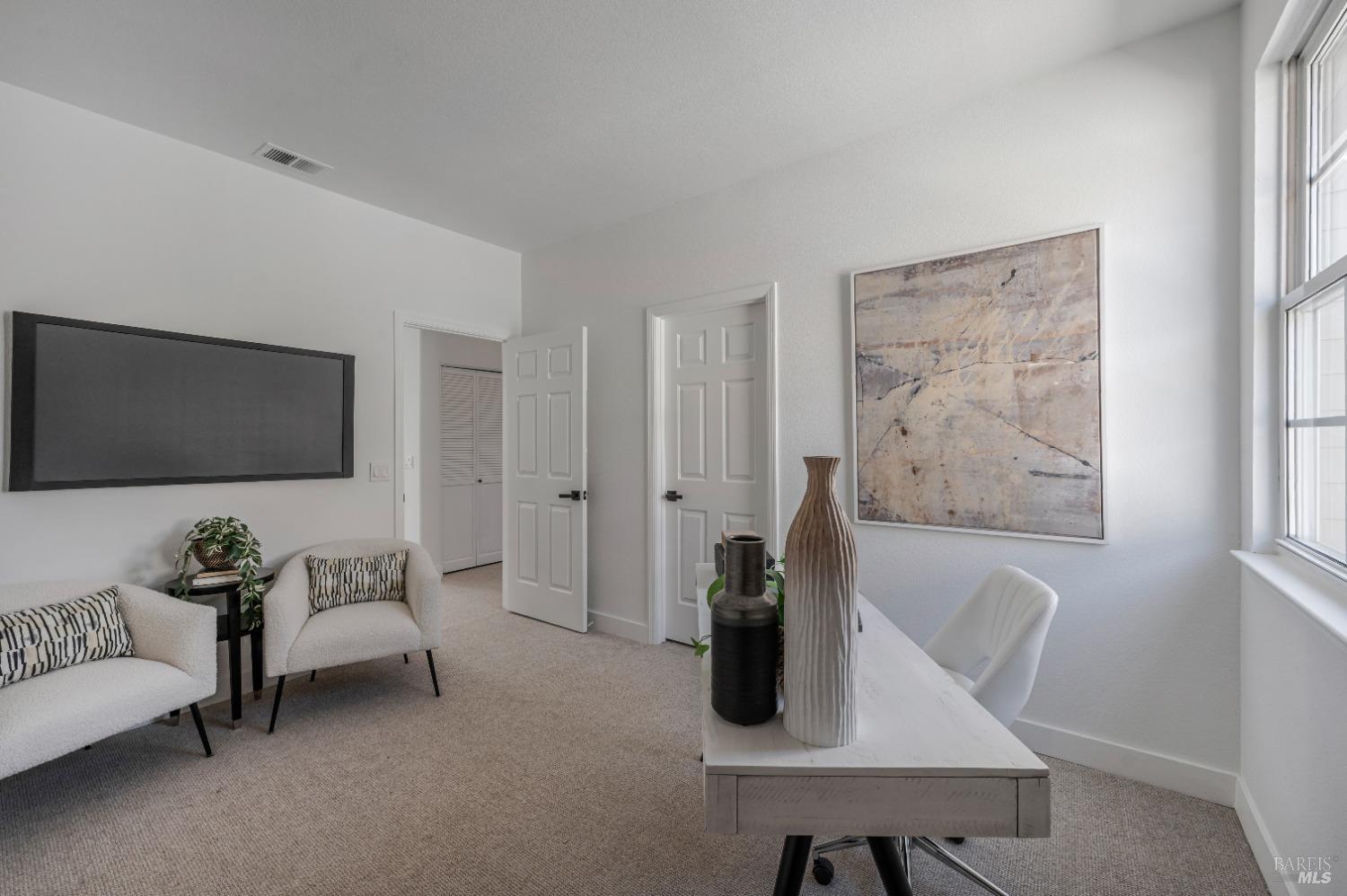 Detail Gallery Image 20 of 39 For 10 Edgewater Ct, San Rafael,  CA 94903 - 4 Beds | 3/1 Baths