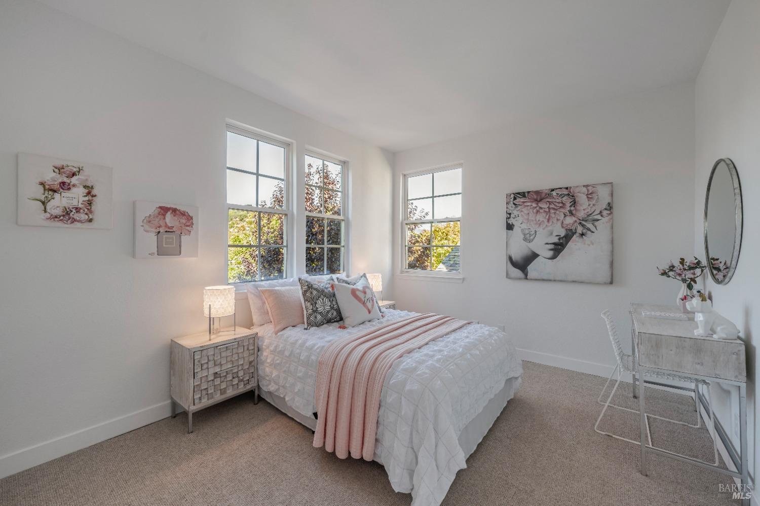 Detail Gallery Image 18 of 39 For 10 Edgewater Ct, San Rafael,  CA 94903 - 4 Beds | 3/1 Baths