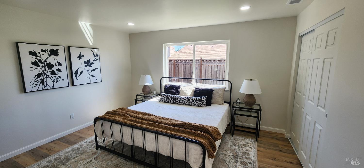 Detail Gallery Image 22 of 28 For 1591 Halleys Ct, Petaluma,  CA 94954 - 3 Beds | 2 Baths