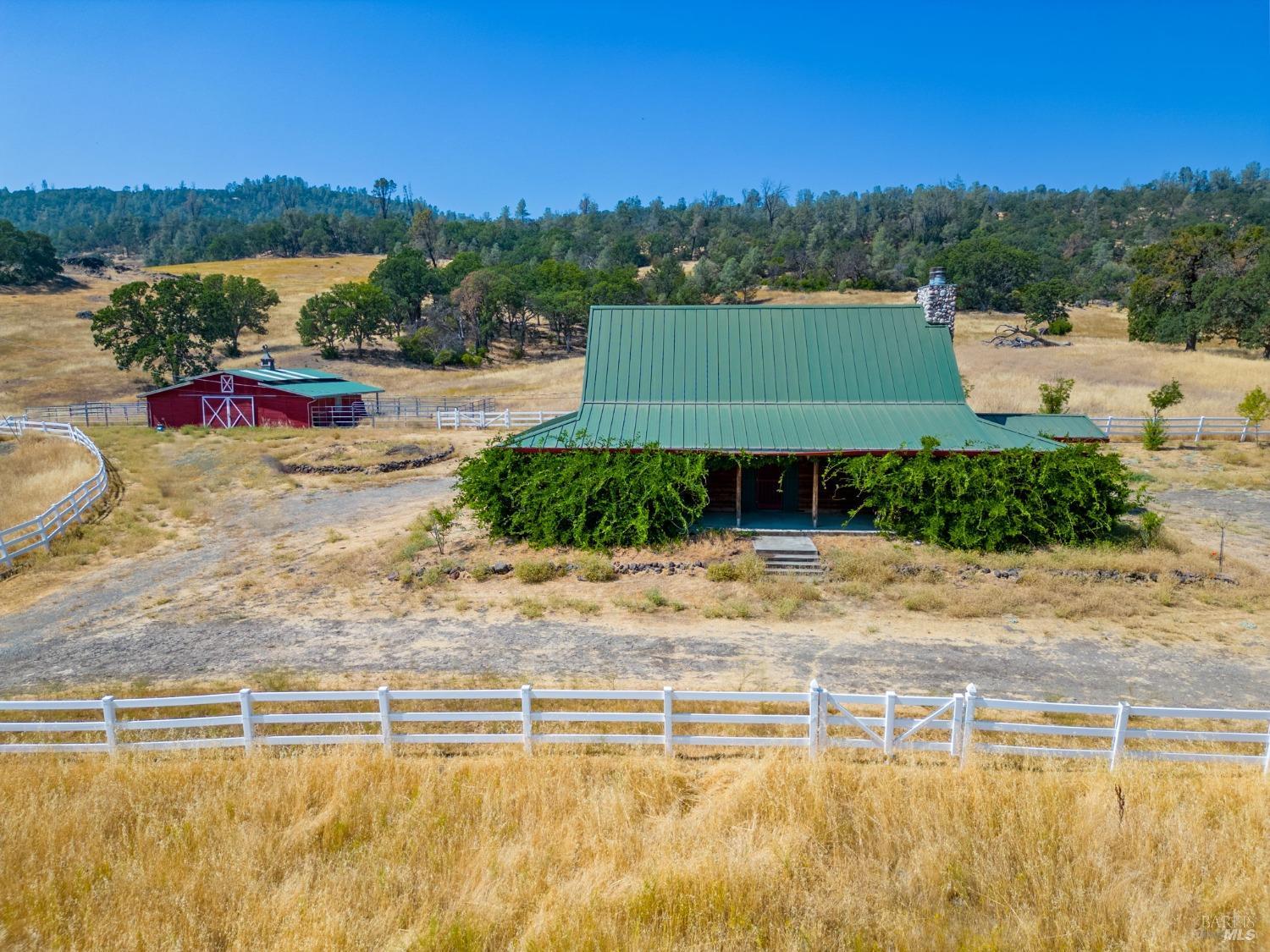 Detail Gallery Image 6 of 34 For 16580 Daly Pl, Lower Lake,  CA 95457 - 2 Beds | 1 Baths