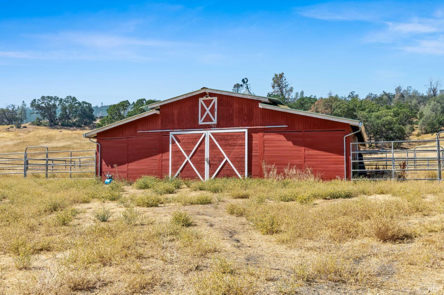 Detail Gallery Image 4 of 34 For 16580 Daly Pl, Lower Lake,  CA 95457 - 2 Beds | 1 Baths