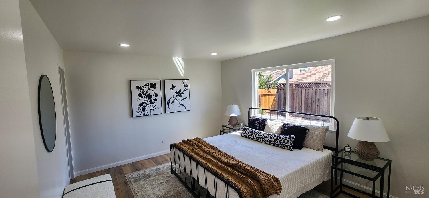 Detail Gallery Image 21 of 28 For 1591 Halleys Ct, Petaluma,  CA 94954 - 3 Beds | 2 Baths