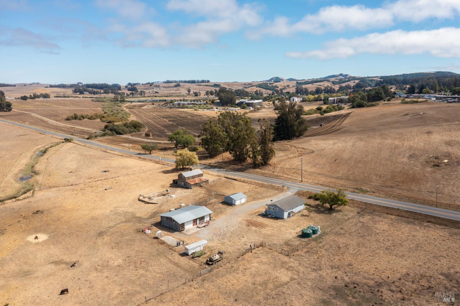 Detail Gallery Image 9 of 48 For 530 Tomales Rd, Petaluma,  CA 94952 - 2 Beds | 1/1 Baths