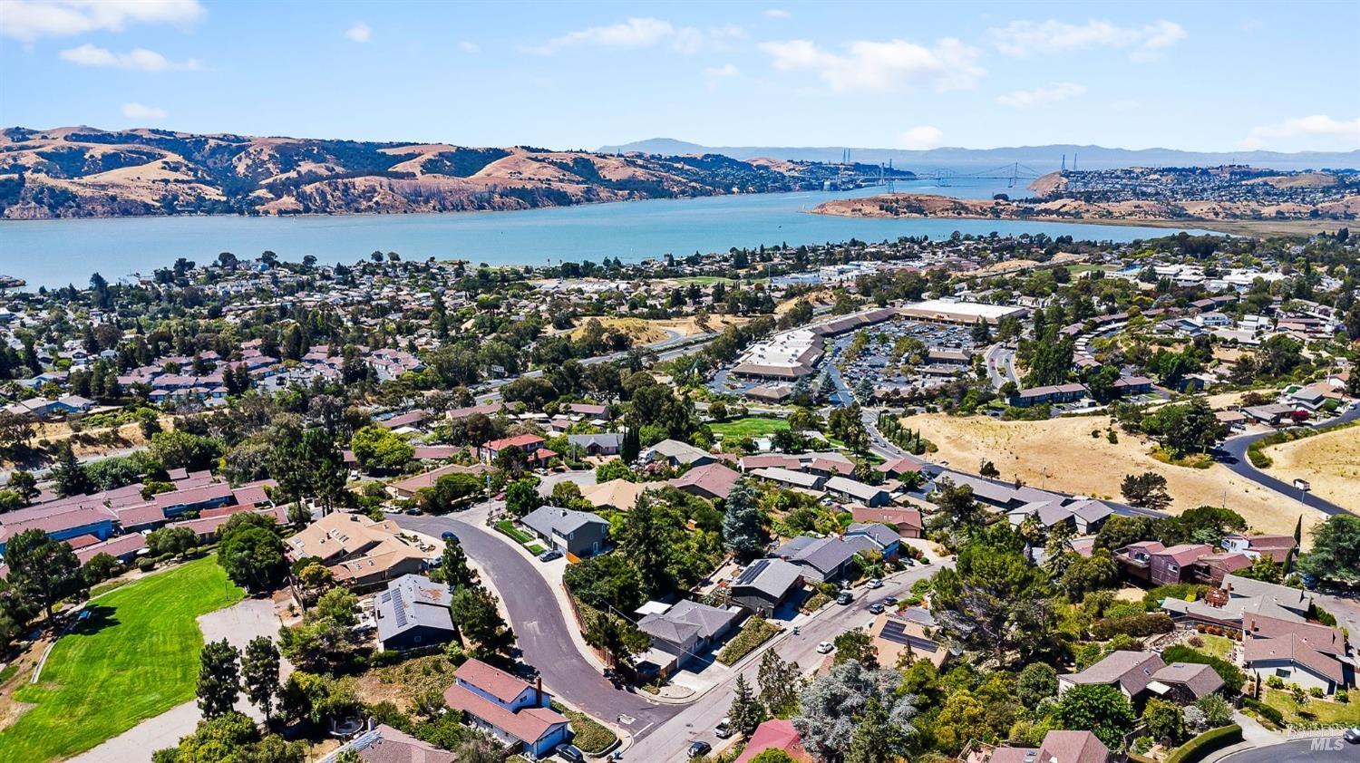 Detail Gallery Image 60 of 63 For 114 Ardmore Way, Benicia,  CA 94510 - 4 Beds | 3 Baths