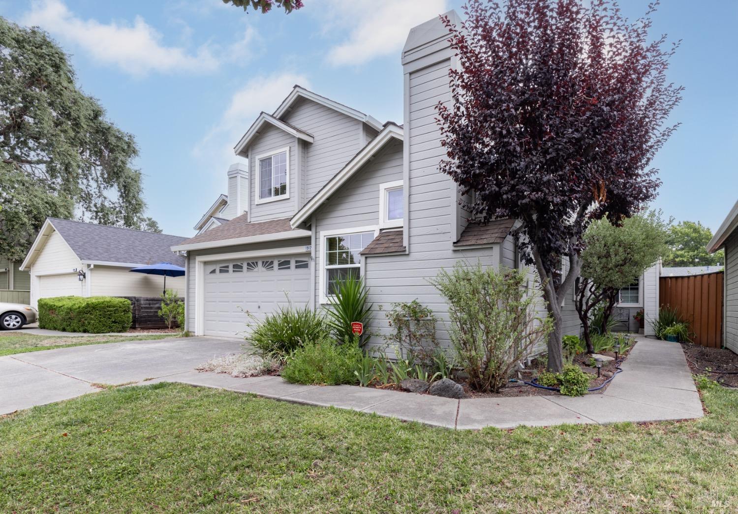 Detail Gallery Image 2 of 33 For 1912 Twin Creeks Ct, Napa,  CA 94559 - 3 Beds | 2/1 Baths