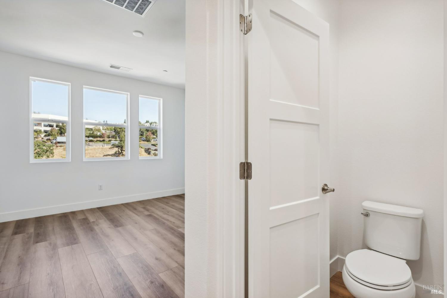 Detail Gallery Image 37 of 64 For 435 Semillon Ln, Santa Rosa,  CA 95403 - 3 Beds | 2/1 Baths