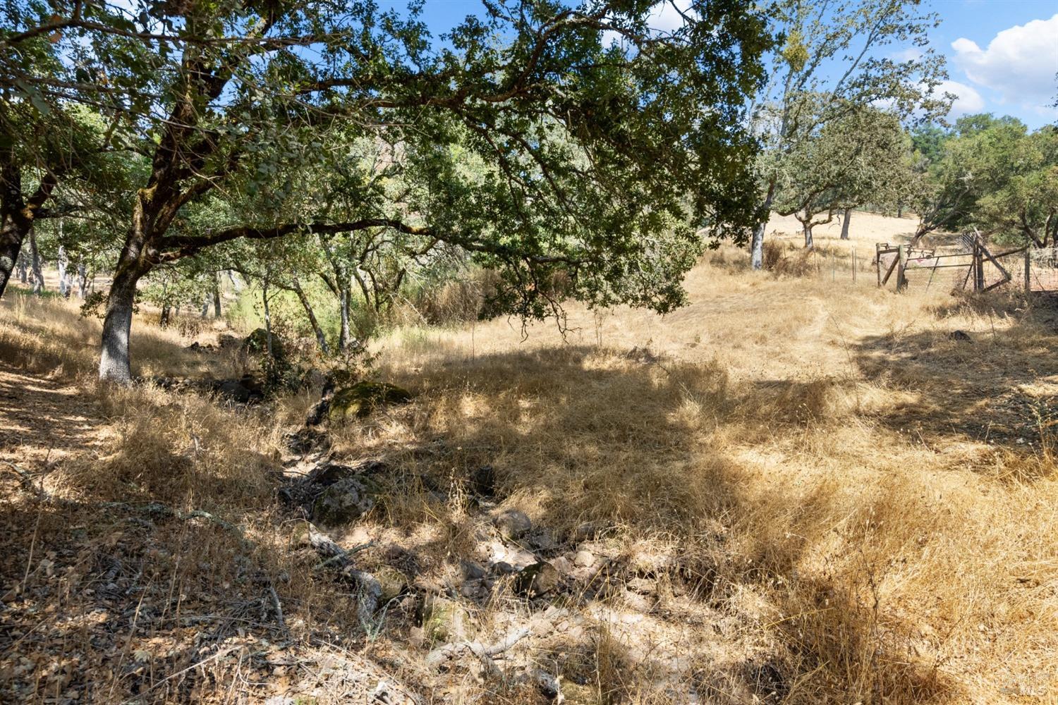 Detail Gallery Image 19 of 66 For 1990 Mark West Springs Rd, Santa Rosa,  CA 95404 - 2 Beds | 2 Baths