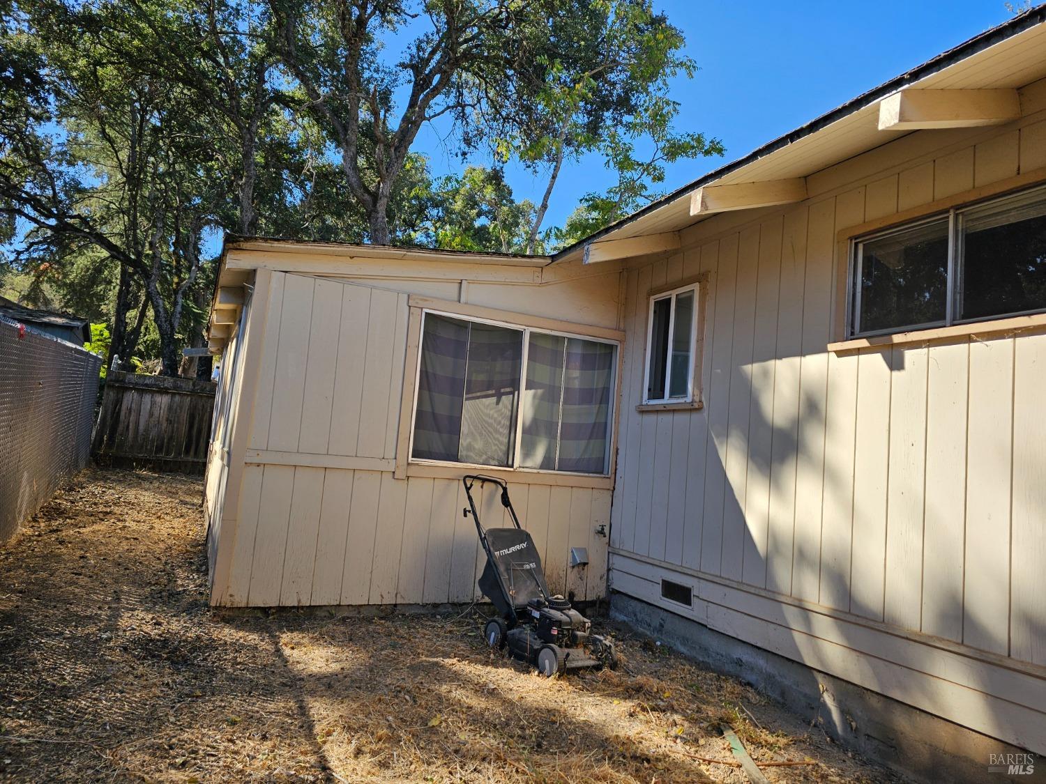 Detail Gallery Image 5 of 21 For 4064 Carrol Ave, Clearlake,  CA 95422 - 2 Beds | 1 Baths