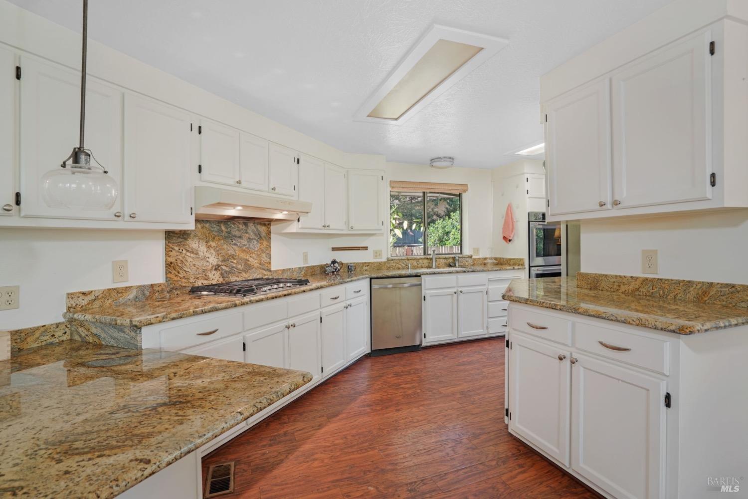 Detail Gallery Image 9 of 35 For 5 La Cuesta Ct, Saint Helena,  CA 94574 - 2 Beds | 2 Baths