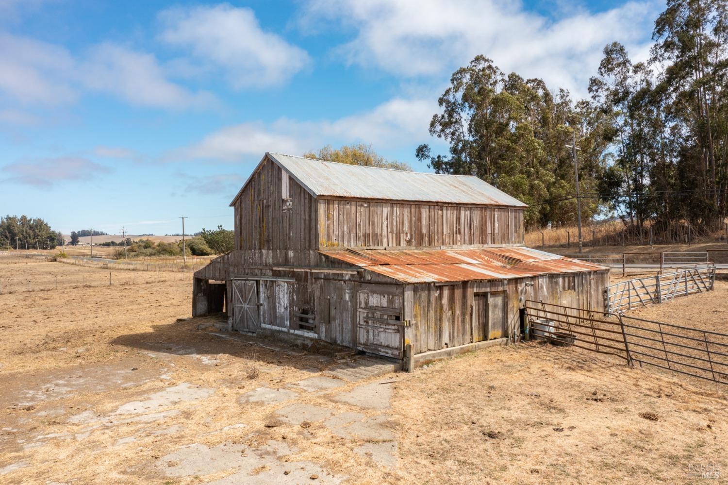 Detail Gallery Image 33 of 48 For 530 Tomales Rd, Petaluma,  CA 94952 - 2 Beds | 1/1 Baths