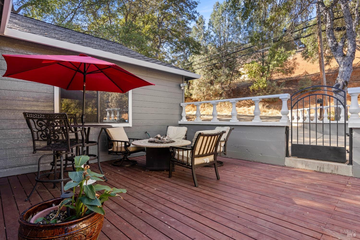 Detail Gallery Image 5 of 83 For 8169 Little Borax Lake Rd, Kelseyville,  CA 95451 - 5 Beds | 3/1 Baths