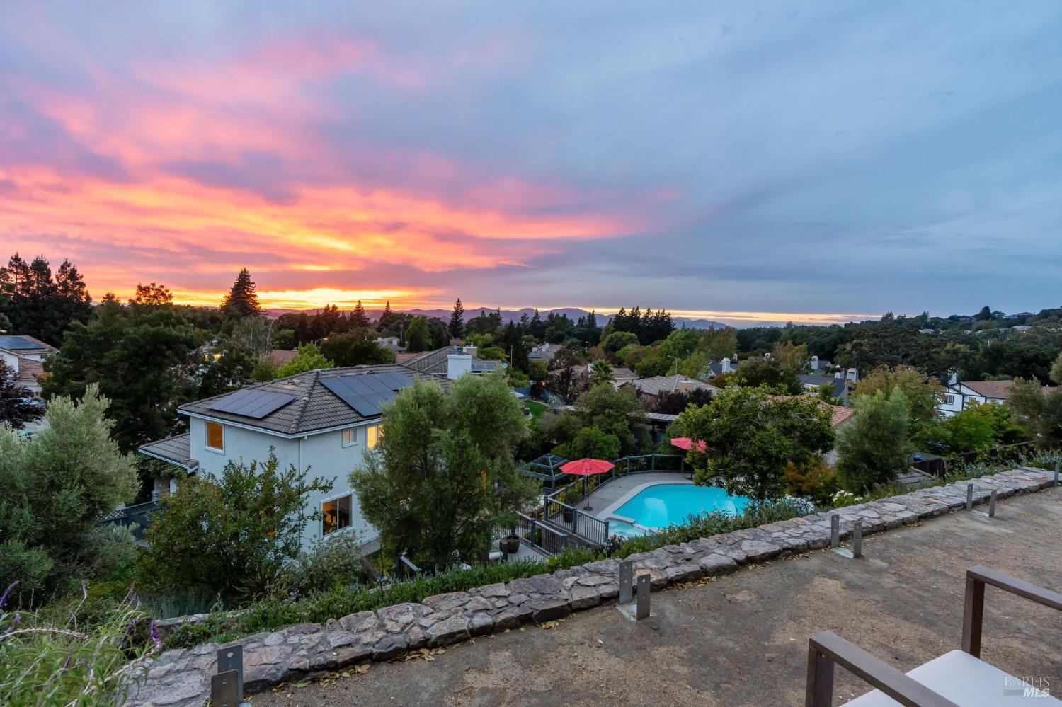 Detail Gallery Image 5 of 83 For 118 Capstone Ct, Napa,  CA 94559 - 4 Beds | 3 Baths