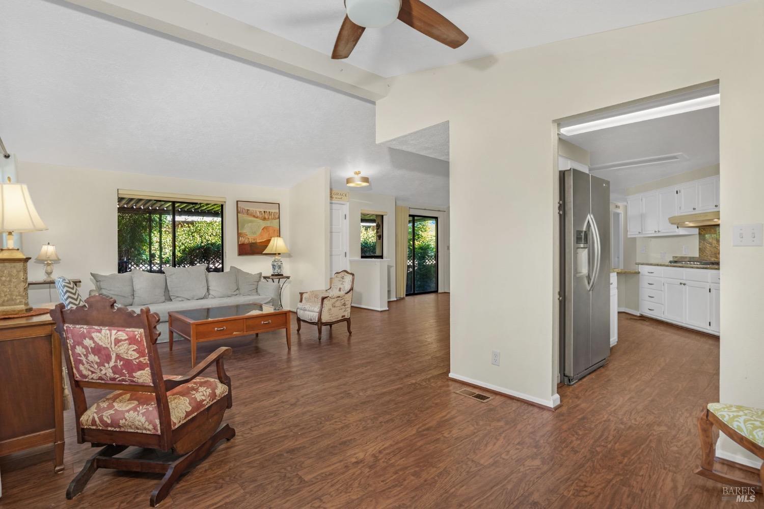 Detail Gallery Image 7 of 35 For 5 La Cuesta Ct, Saint Helena,  CA 94574 - 2 Beds | 2 Baths