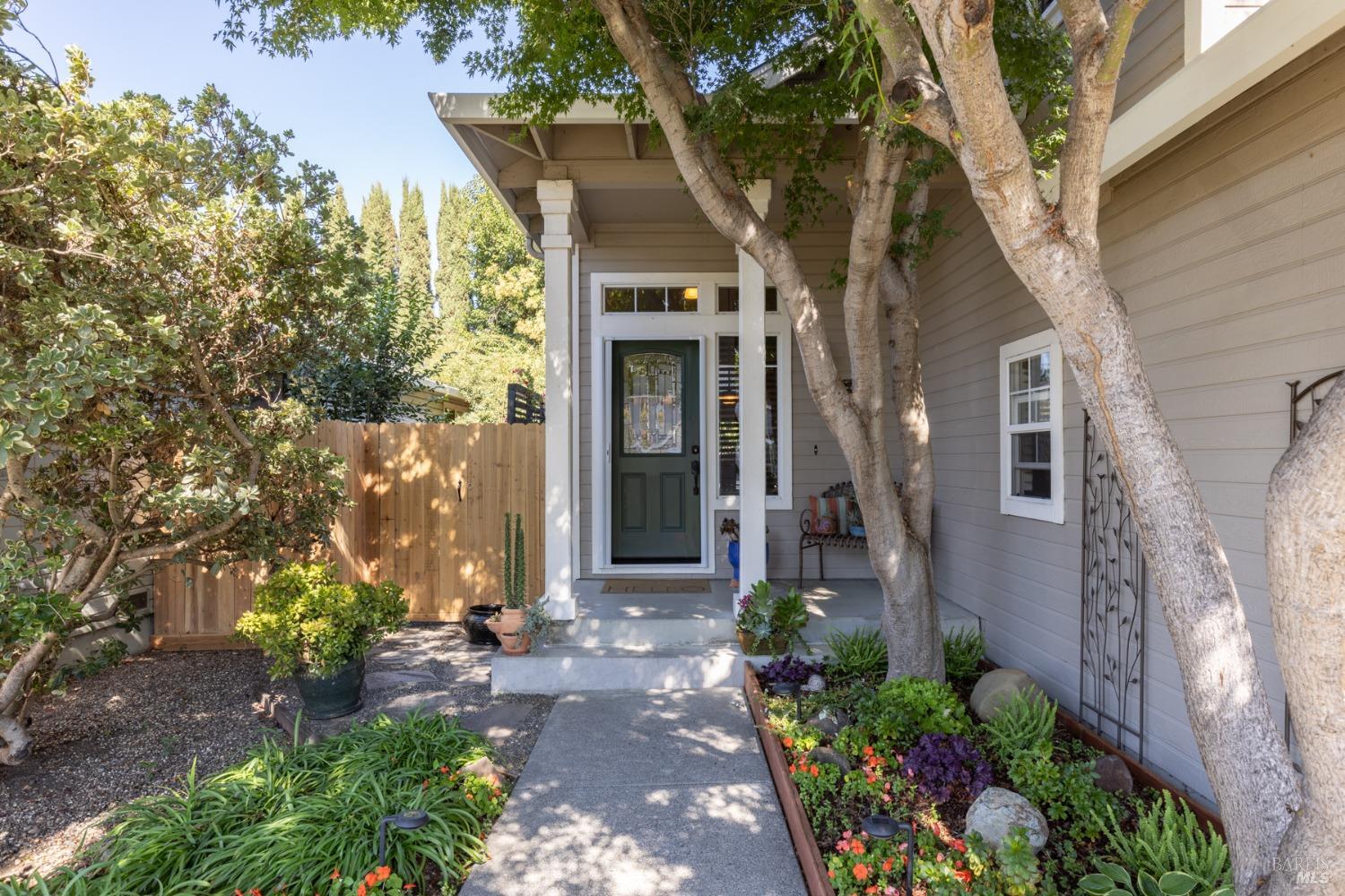 Detail Gallery Image 9 of 37 For 2030 Devonshire Dr, Napa,  CA 94558 - 3 Beds | 2/1 Baths