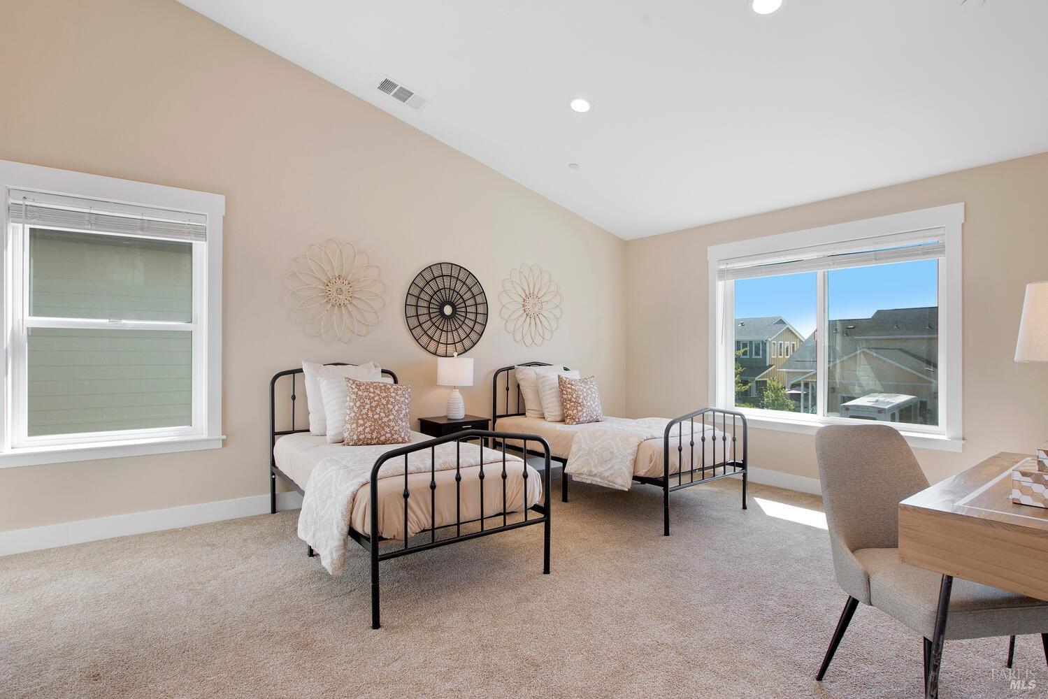 Detail Gallery Image 19 of 33 For 1647 Kerry Ln, Santa Rosa,  CA 95403 - 3 Beds | 2/1 Baths