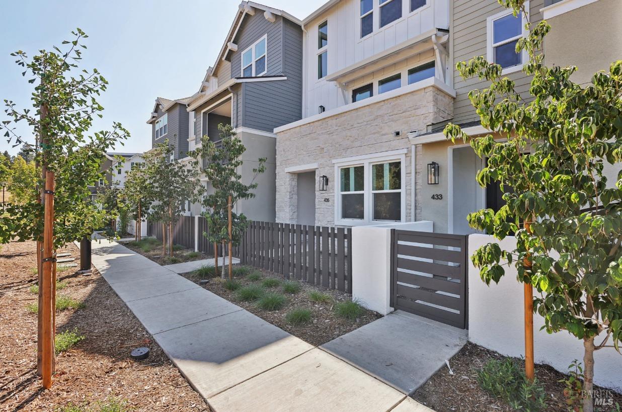 Detail Gallery Image 1 of 64 For 435 Semillon Ln, Santa Rosa,  CA 95403 - 3 Beds | 2/1 Baths