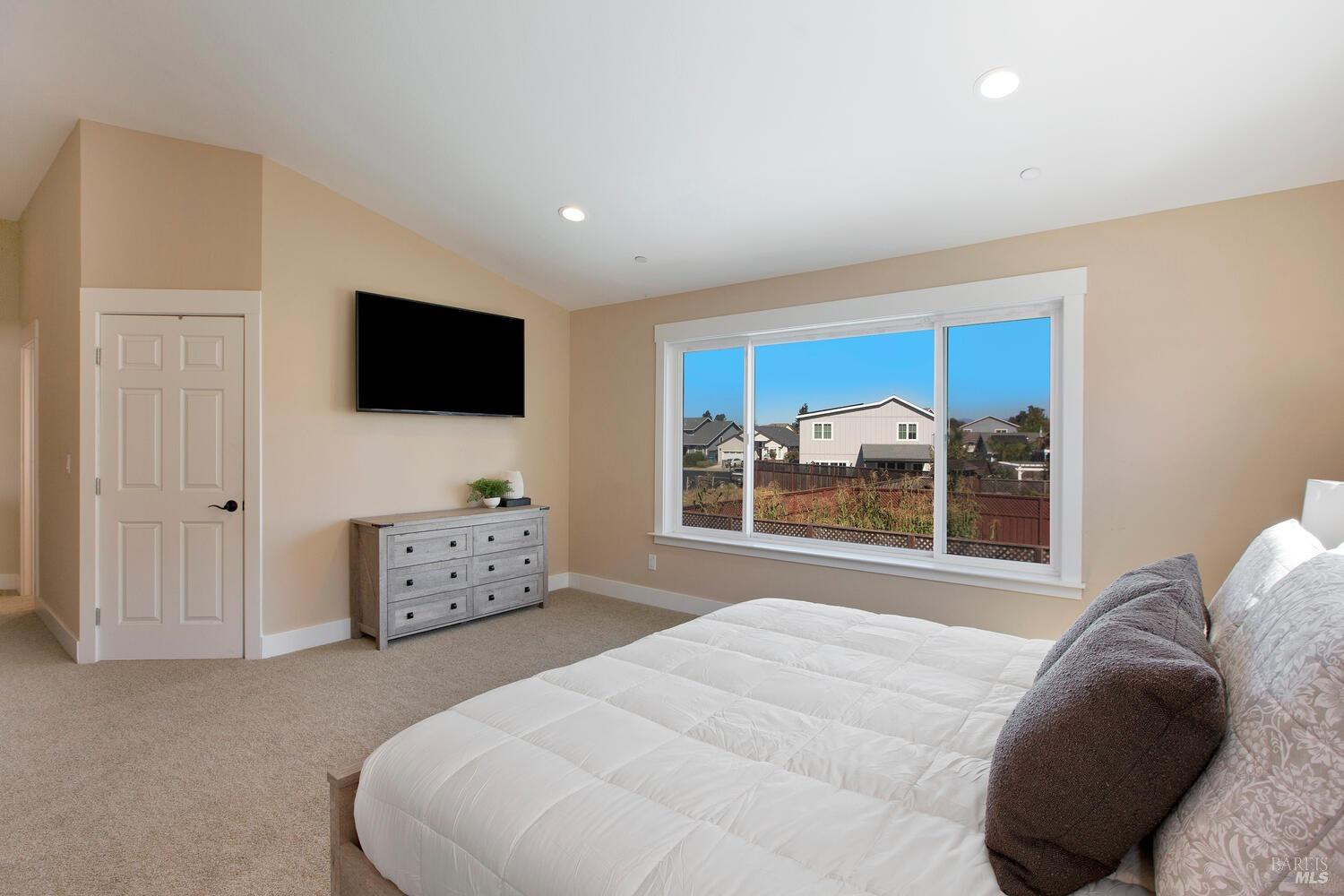 Detail Gallery Image 16 of 33 For 1647 Kerry Ln, Santa Rosa,  CA 95403 - 3 Beds | 2/1 Baths