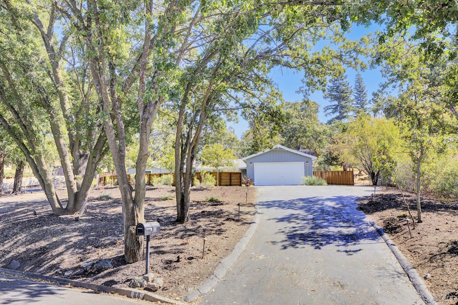 Detail Gallery Image 2 of 36 For 88 Mcconnell Ln, Walnut Creek,  CA 94596 - 4 Beds | 2 Baths