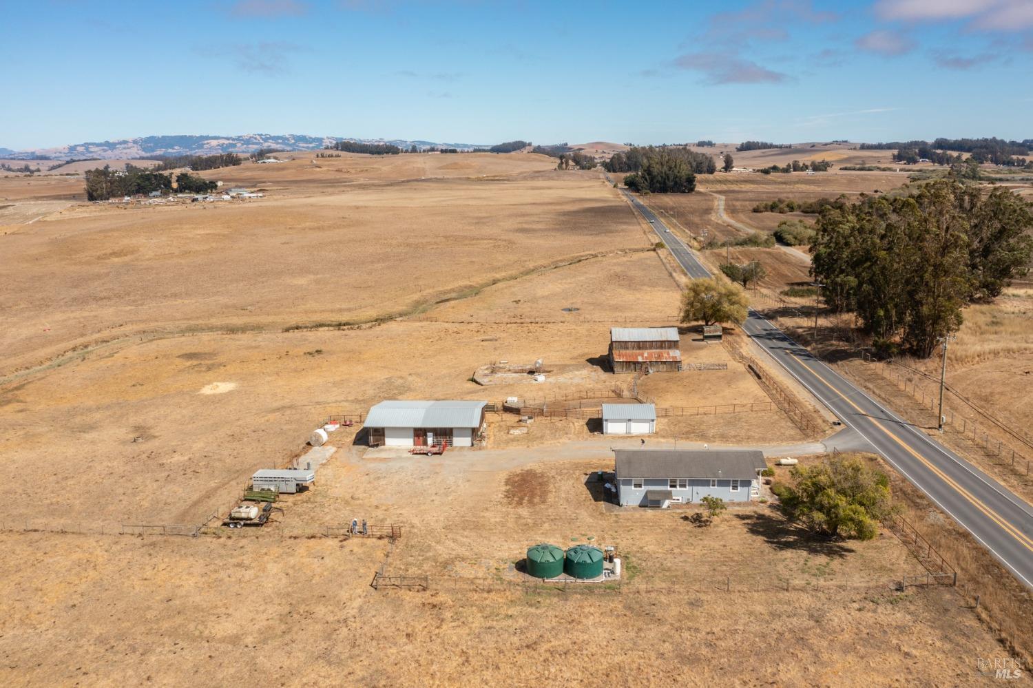 Detail Gallery Image 13 of 48 For 530 Tomales Rd, Petaluma,  CA 94952 - 2 Beds | 1/1 Baths