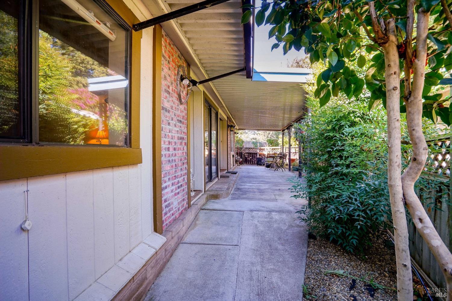 Detail Gallery Image 25 of 35 For 5 La Cuesta Ct, Saint Helena,  CA 94574 - 2 Beds | 2 Baths