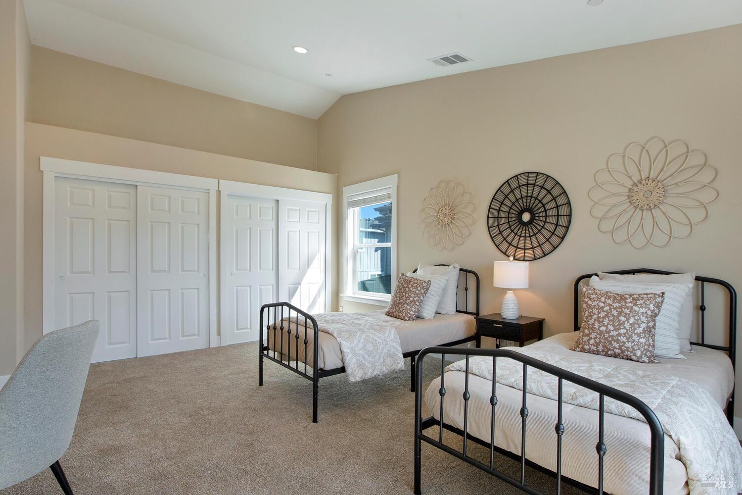 Detail Gallery Image 20 of 33 For 1647 Kerry Ln, Santa Rosa,  CA 95403 - 3 Beds | 2/1 Baths