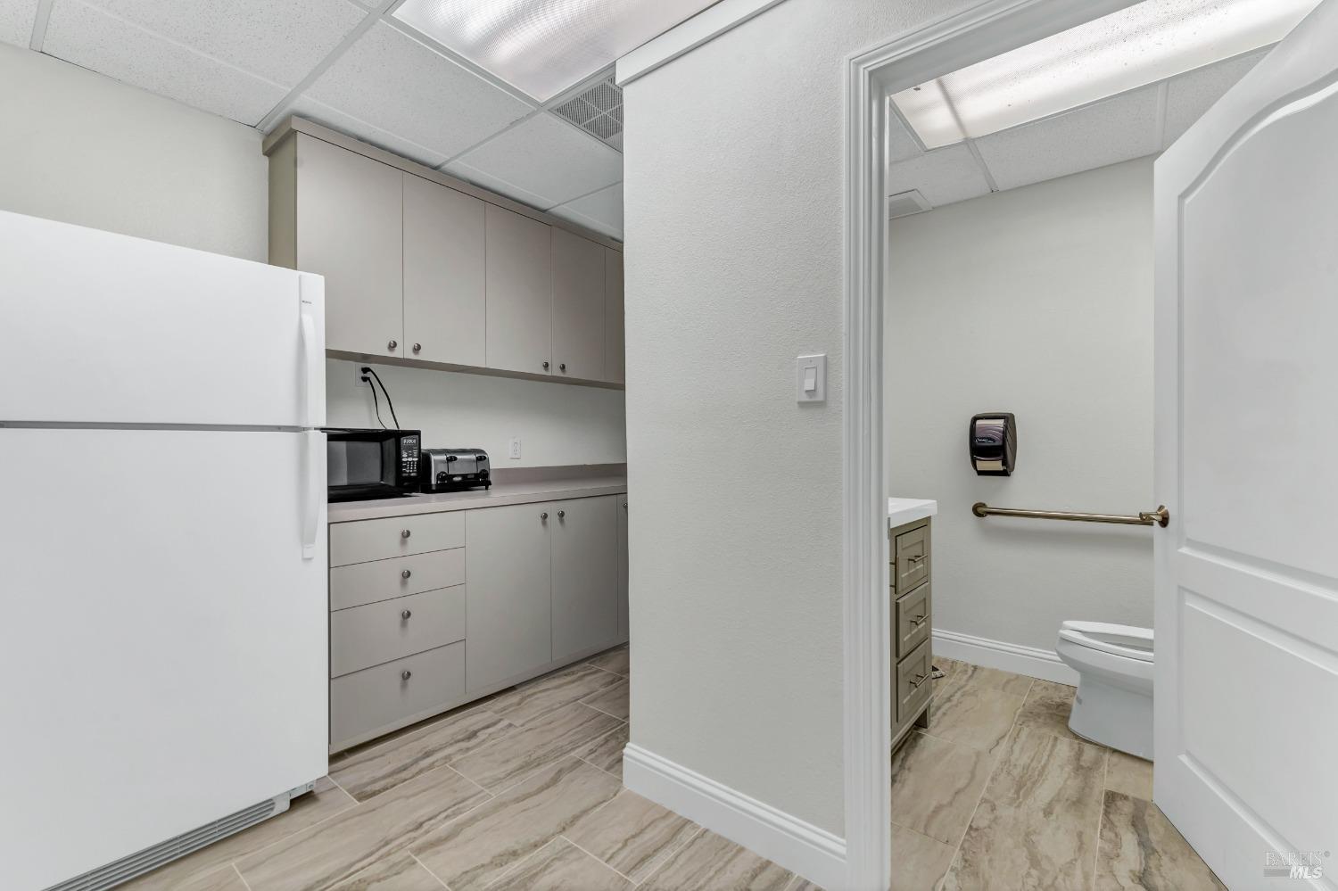 Detail Gallery Image 9 of 10 For 1925 Francisco Blvd #14/15,  San Rafael,  CA 94901 - – Beds | – Baths