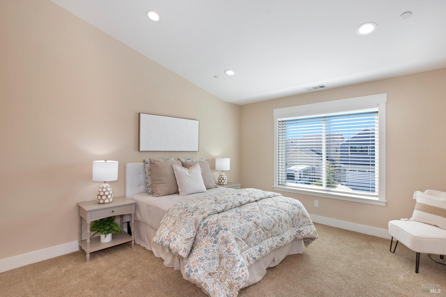 Detail Gallery Image 21 of 33 For 1647 Kerry Ln, Santa Rosa,  CA 95403 - 3 Beds | 2/1 Baths