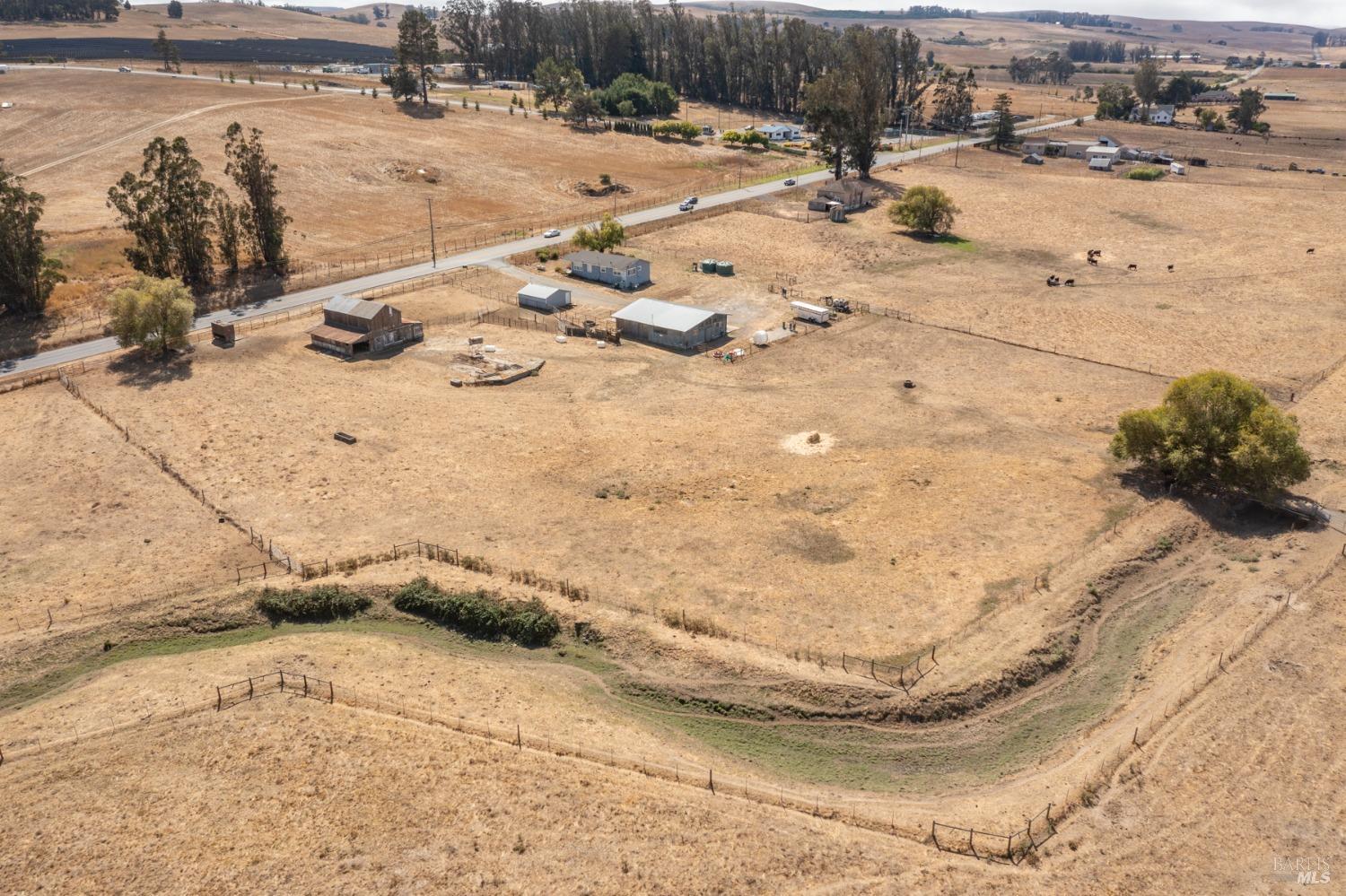 Detail Gallery Image 15 of 48 For 530 Tomales Rd, Petaluma,  CA 94952 - 2 Beds | 1/1 Baths