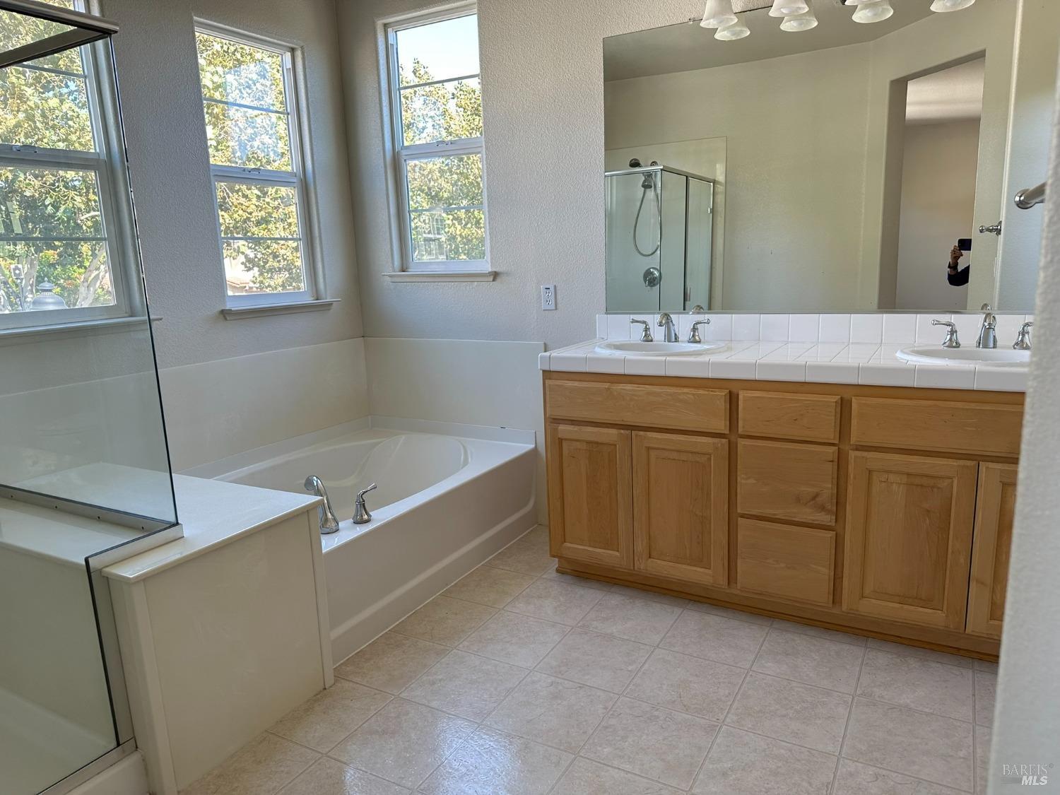 Detail Gallery Image 1 of 1 For 1633 Vicksburg Dr, Fairfield,  CA 94533 - 3 Beds | 2/1 Baths