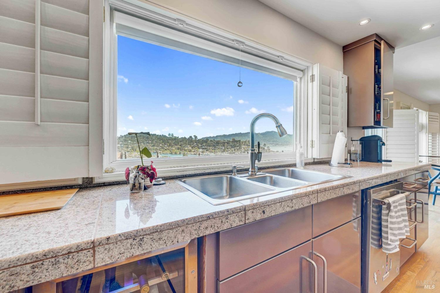 Detail Gallery Image 37 of 78 For 95 Spring Ln, Tiburon,  CA 94920 - 5 Beds | 4/1 Baths