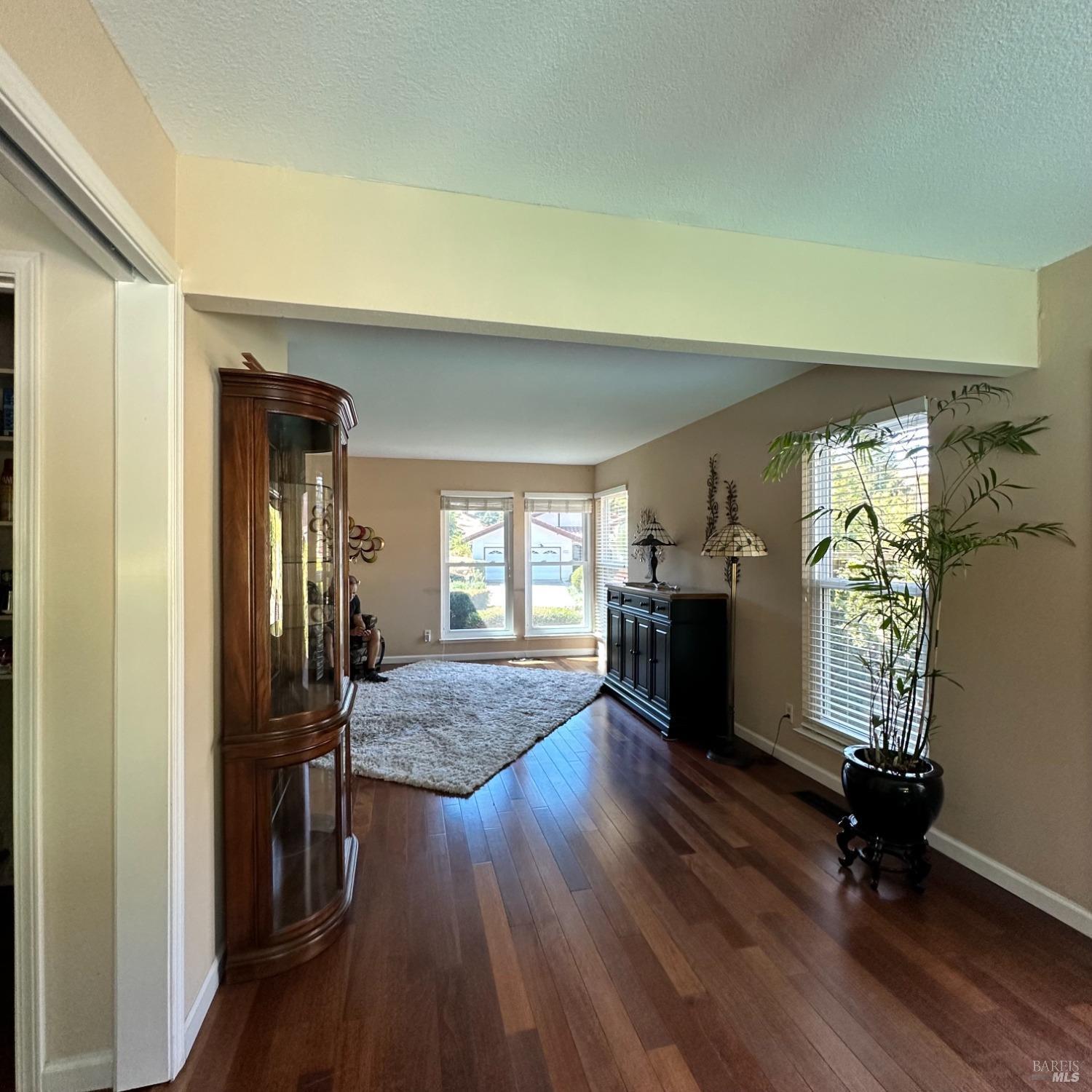 Detail Gallery Image 26 of 95 For 6 Paddock Ct, Pleasant Hill,  CA 94523 - 5 Beds | 2/1 Baths