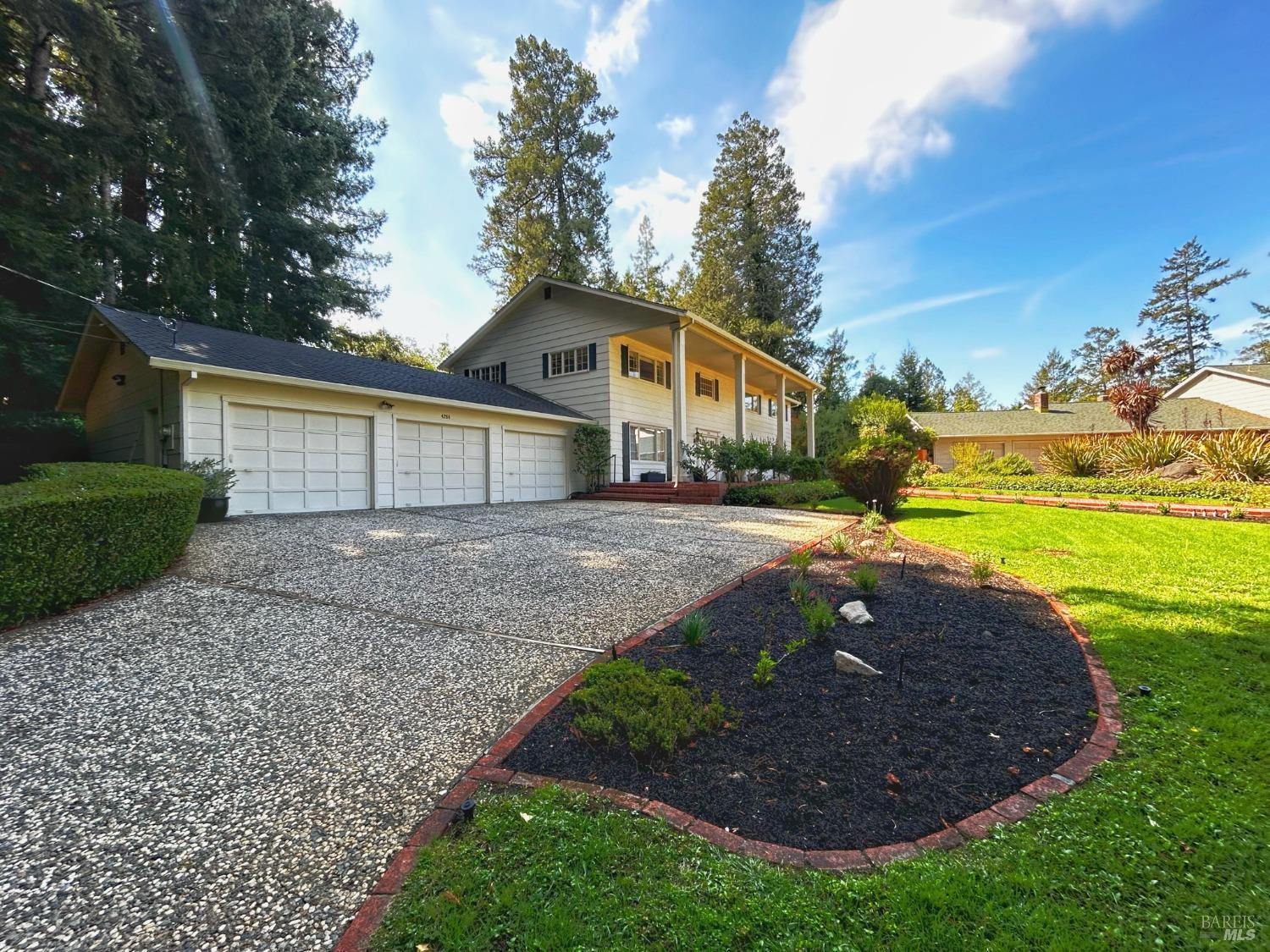 Detail Gallery Image 2 of 30 For 4284 Woodland Shadows Pl, Santa Rosa,  CA 95404 - 4 Beds | 3/1 Baths