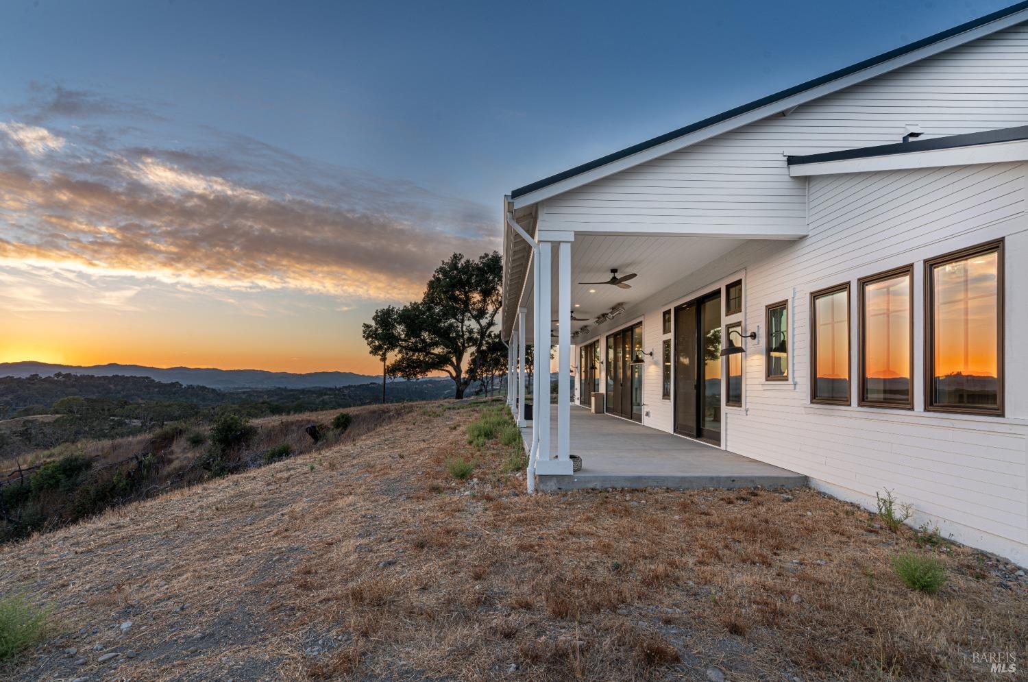 Detail Gallery Image 43 of 99 For 9110 Chalk Hill Rd, Healdsburg,  CA 95448 - 6 Beds | 5/1 Baths