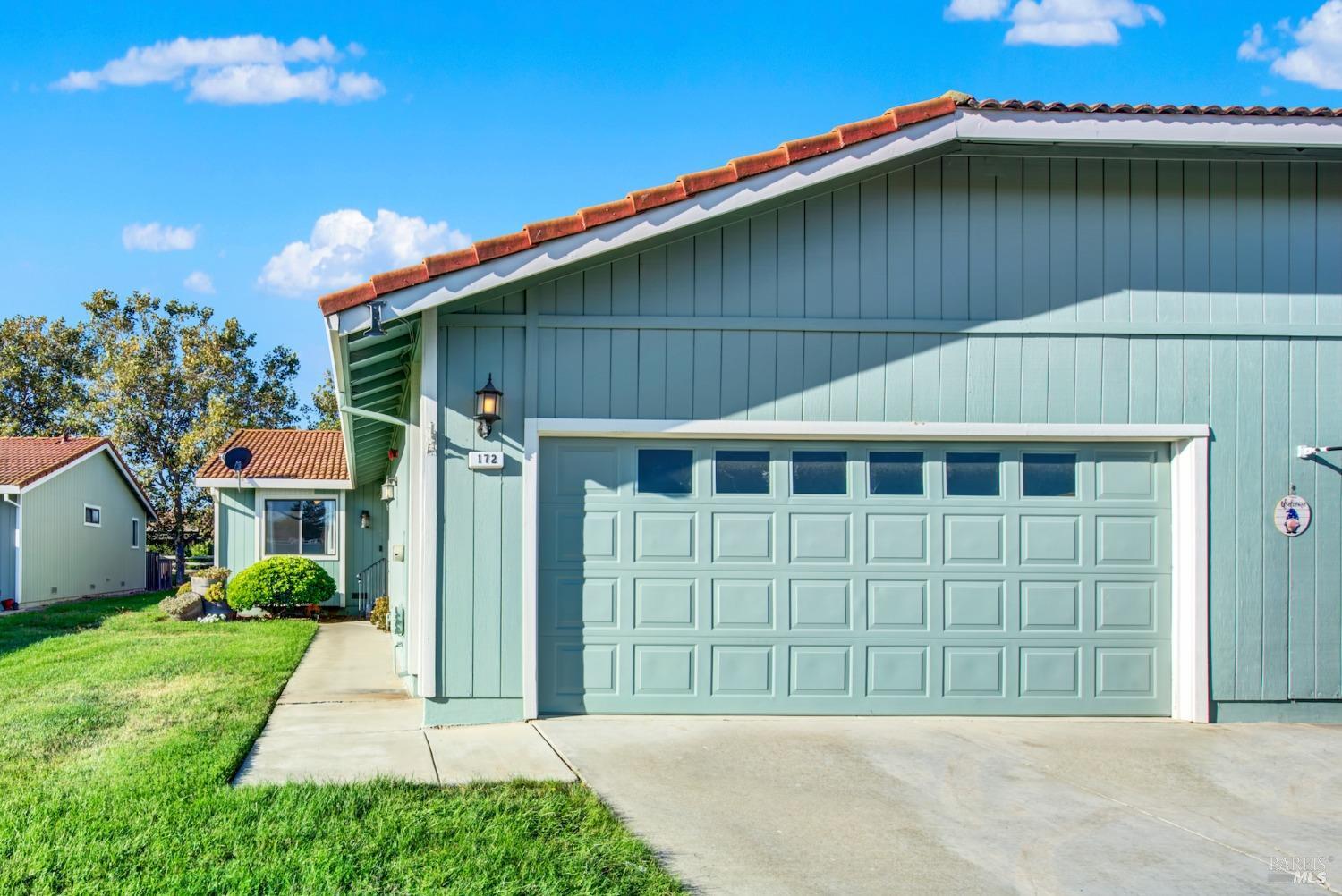 Detail Gallery Image 3 of 53 For 172 Bryce Way, Vacaville,  CA 96587 - 2 Beds | 2 Baths