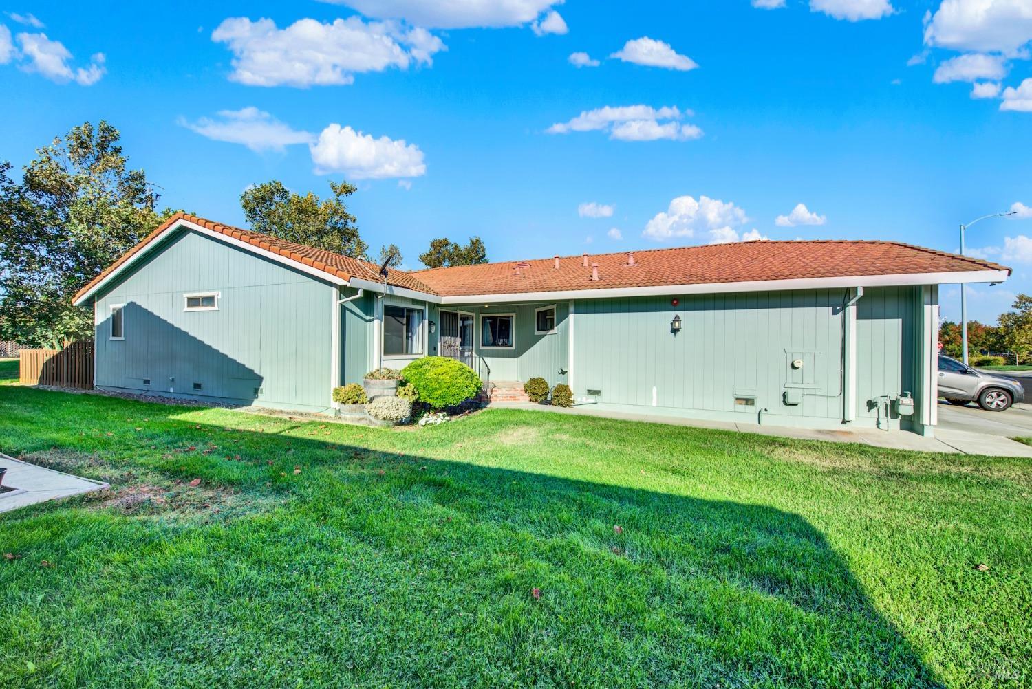 Detail Gallery Image 6 of 53 For 172 Bryce Way, Vacaville,  CA 96587 - 2 Beds | 2 Baths