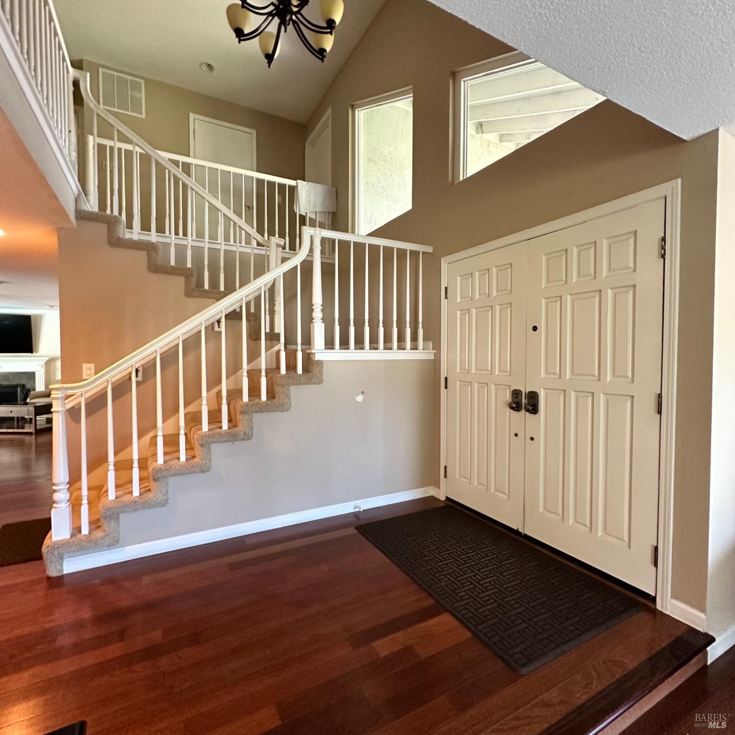 Detail Gallery Image 14 of 95 For 6 Paddock Ct, Pleasant Hill,  CA 94523 - 5 Beds | 2/1 Baths