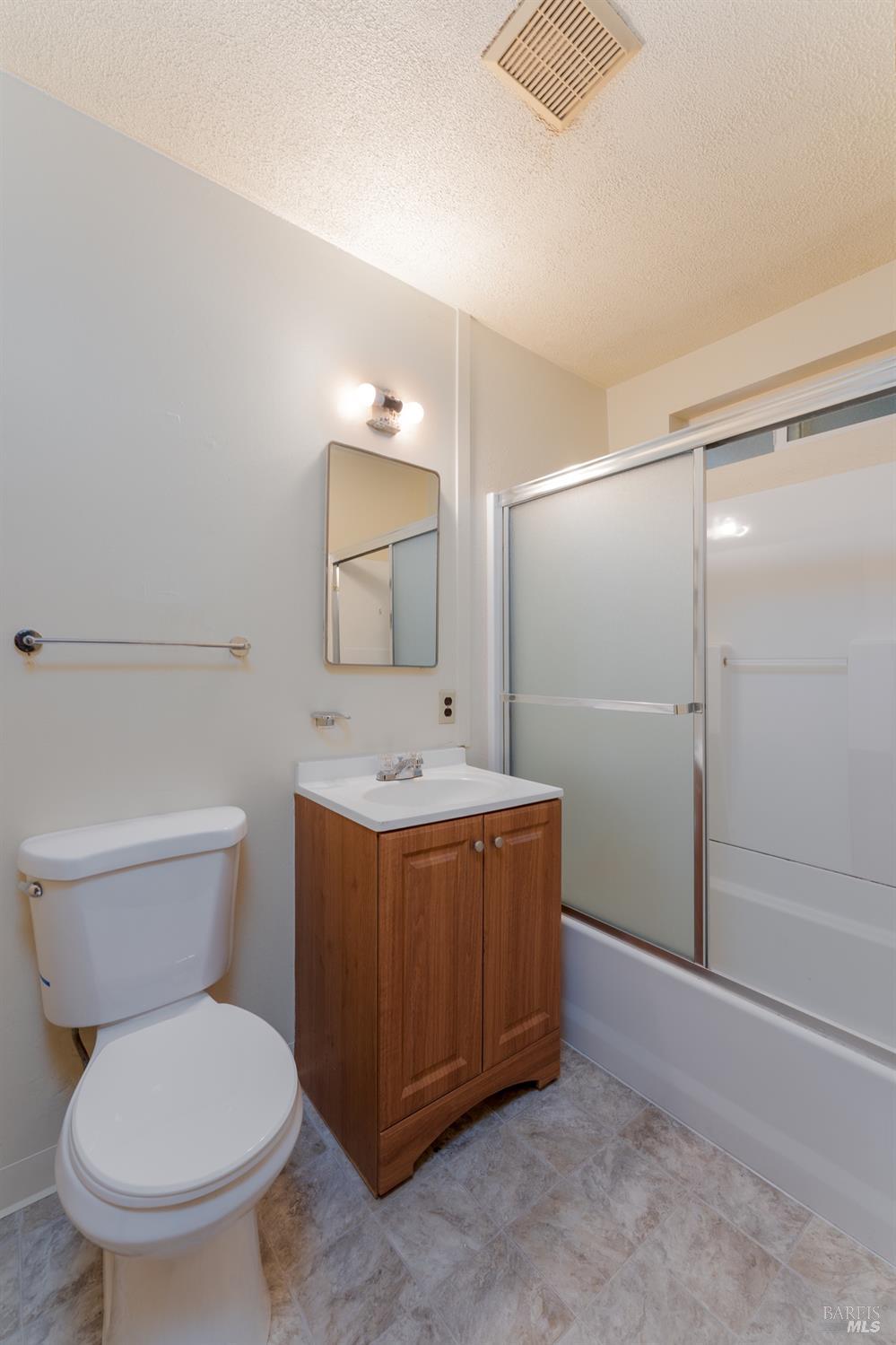 Detail Gallery Image 8 of 22 For 103 Poulos Ct, Ukiah,  CA 95482 - 3 Beds | 1 Baths