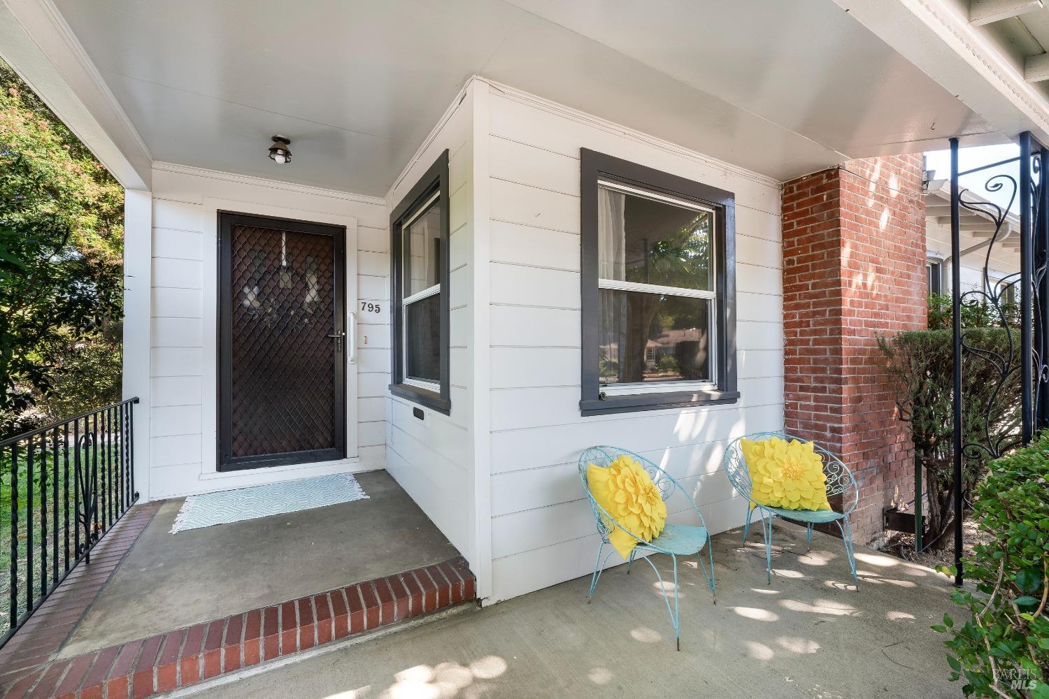 Detail Gallery Image 1 of 34 For 795 N Pine St, Ukiah,  CA 95482 - 2 Beds | 1/1 Baths