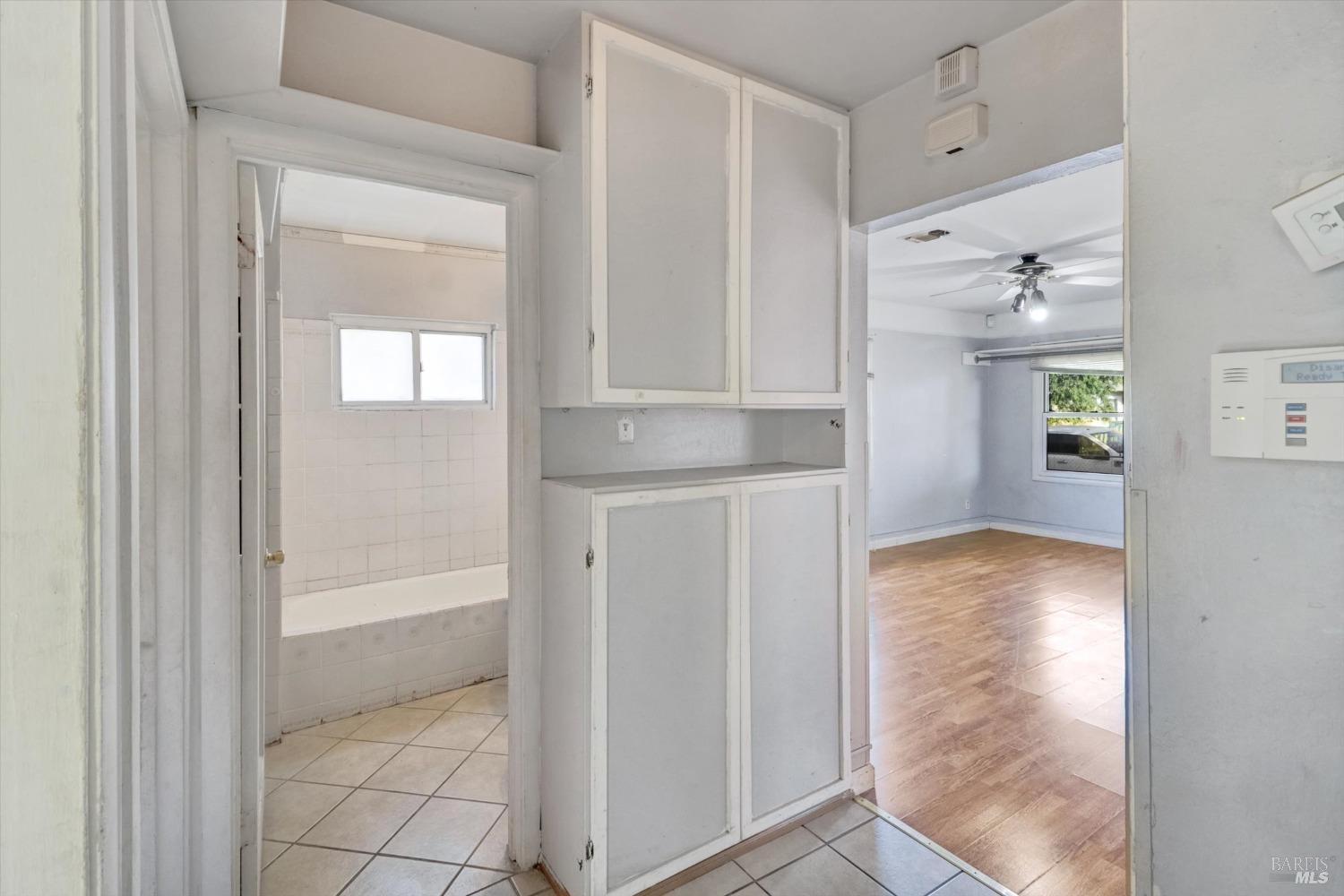 Detail Gallery Image 11 of 28 For 1125 Louisiana St, Vallejo,  CA 94590 - 3 Beds | 1/1 Baths