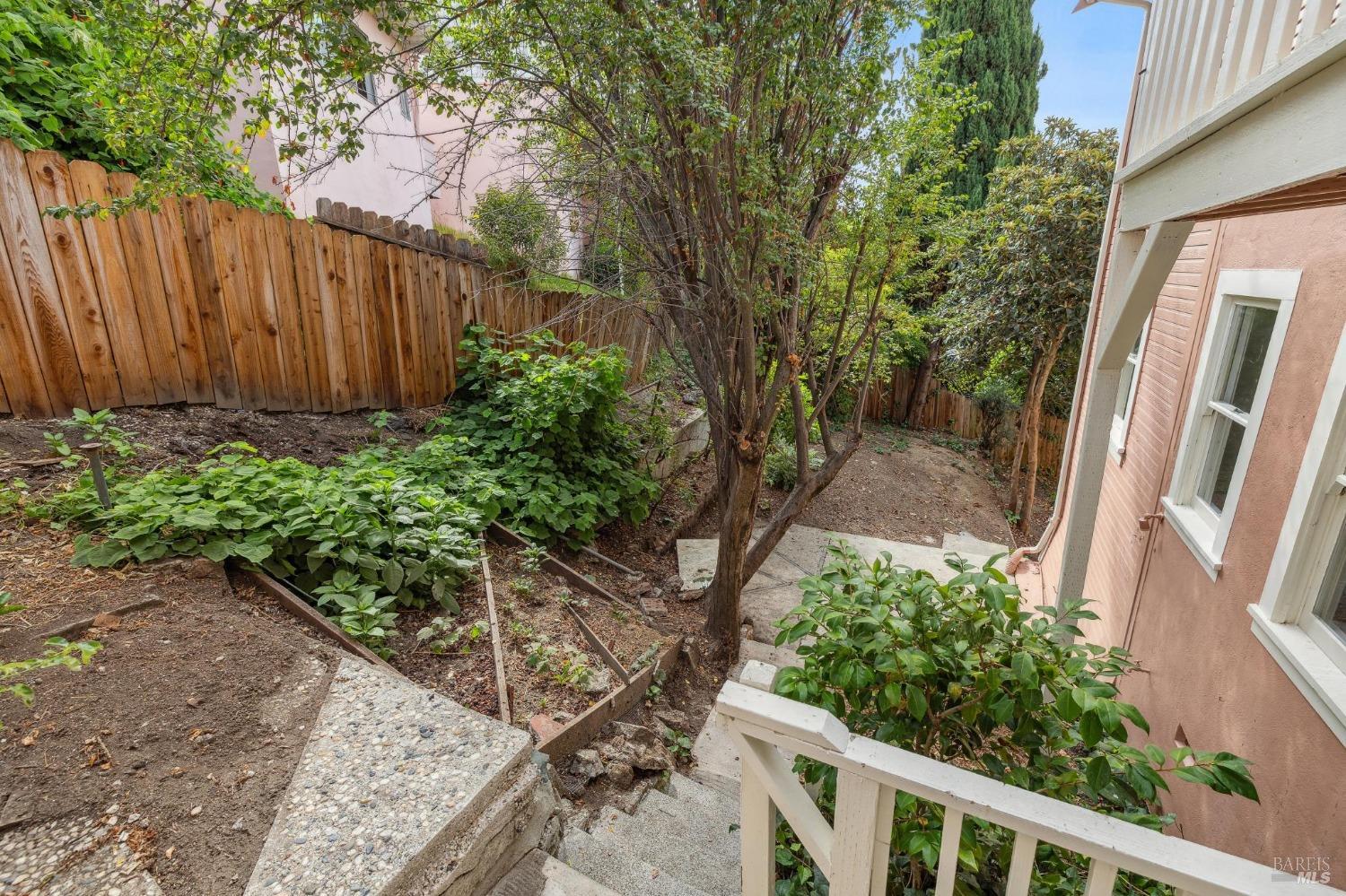 Detail Gallery Image 33 of 47 For 6535 Buena Ventura Ave, Oakland,  CA 94605 - 3 Beds | 2 Baths